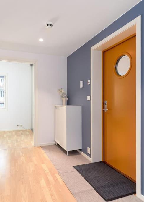 Bergen'S Finest: Sleek Oasis With Two Bedroom Exterior photo