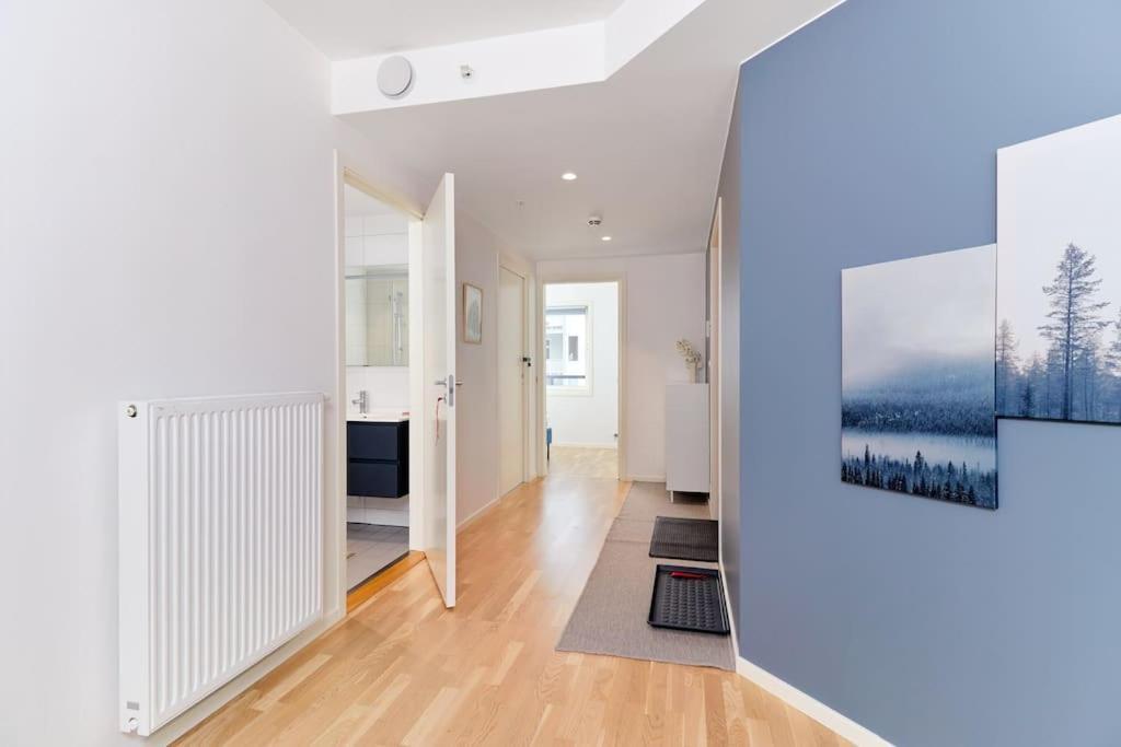 Bergen'S Finest: Sleek Oasis With Two Bedroom Exterior photo